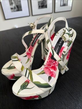 Dolce & Gabbana Raffia Floral Print Platform Heels with Pink Blooms